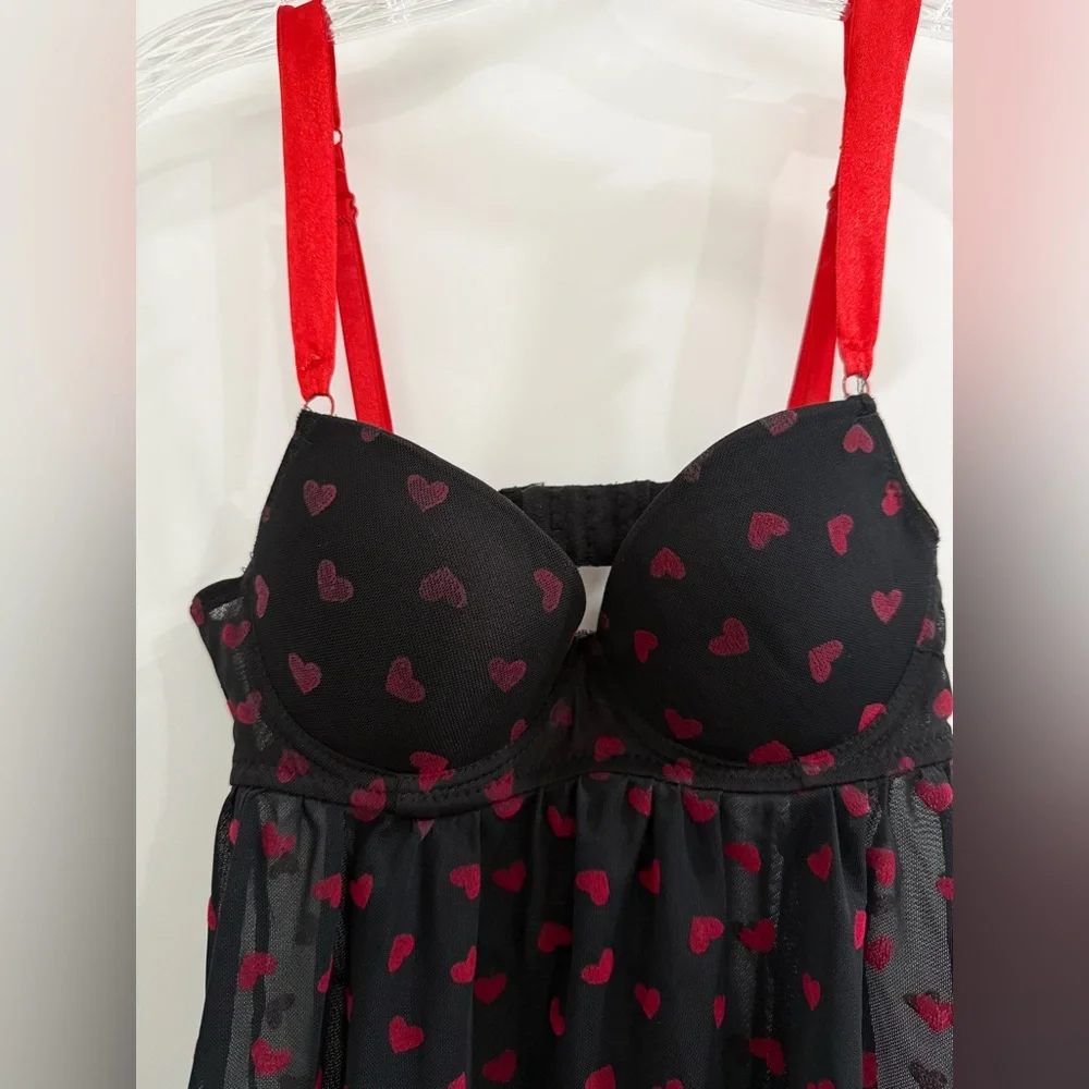Per Lei black + red mesh babydoll lingerie top w/ lace and flocked hearts